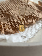 Load image into Gallery viewer, Solara