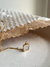 Load image into Gallery viewer, Lustre