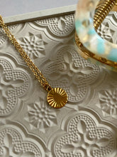 Load image into Gallery viewer, Solis