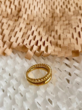 Load image into Gallery viewer, Solara