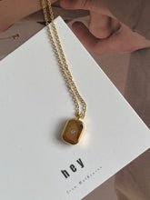 Load image into Gallery viewer, Solara