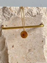 Load image into Gallery viewer, Solis