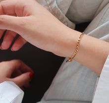 Load image into Gallery viewer, bracelet / 18K Gold Filled Bracelet • Gold Statement Bracelet • Gold Dainty Bracelet • Simple Bracelet • Gold Chain Bracelet • Gift for her
